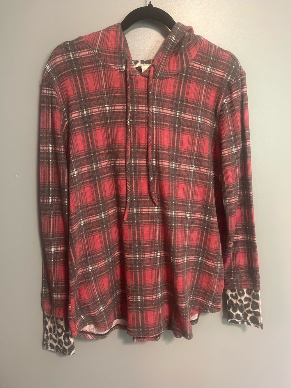 7th Ray Red Plaid Hooded Long-Sleeve Top with Leopard Cuffs